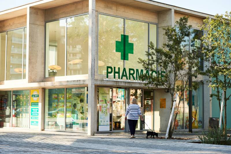 Assurer une enseigne lumineuse de pharmacie