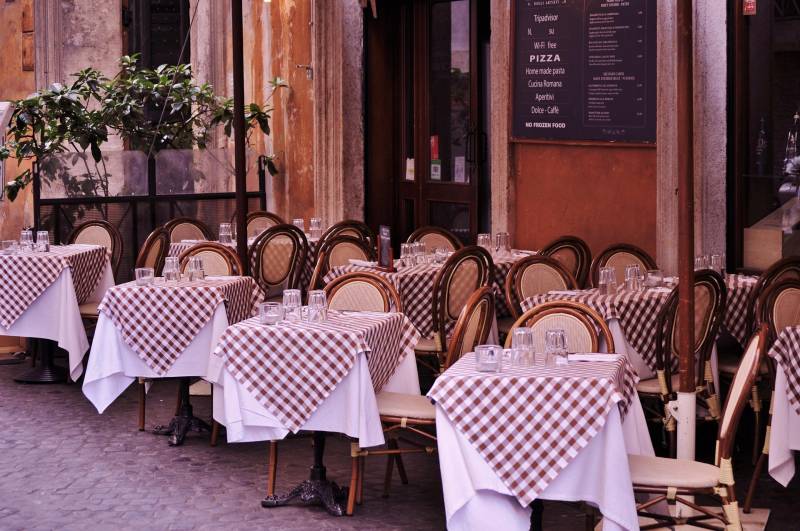 rouver des solutions pour assurer son restaurant en difficulté avec l'aide d'un courtier