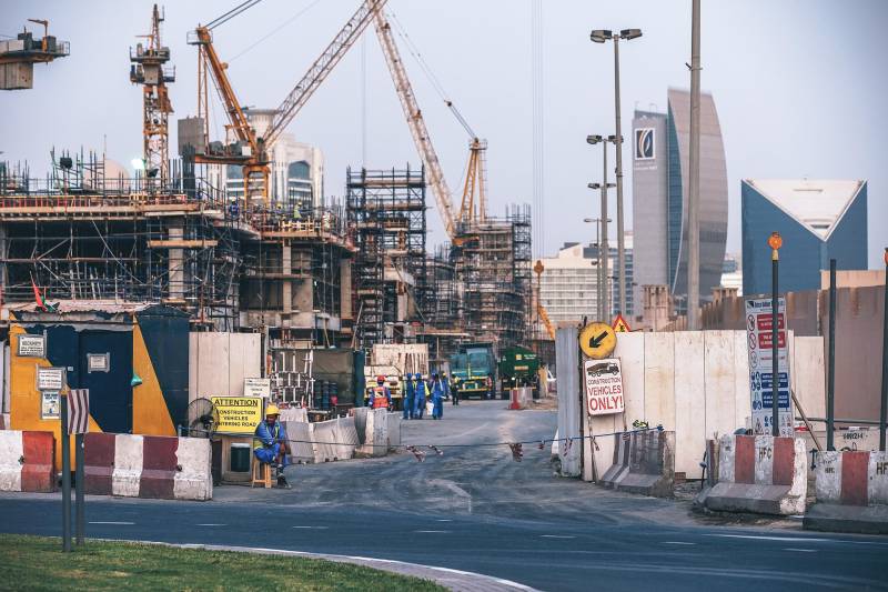 Sécuriser ses interventions en environnement industriel à risques au Havre avec une RC adaptée